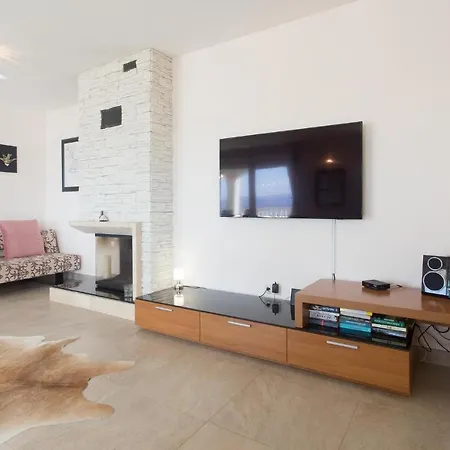 Holiday home In With Kitchen Celina