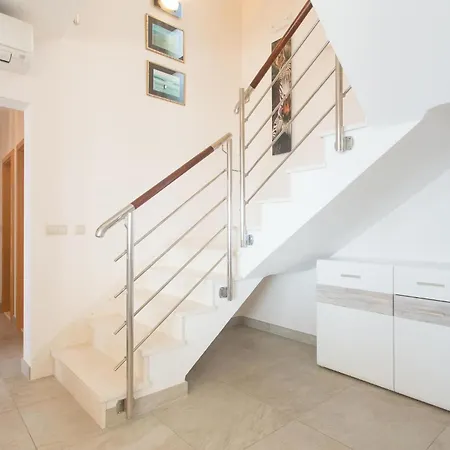 In With Kitchen
